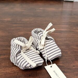 Quincy Mae Baby Booties with Stripes - Cream and Gray 0-3m organic cotton